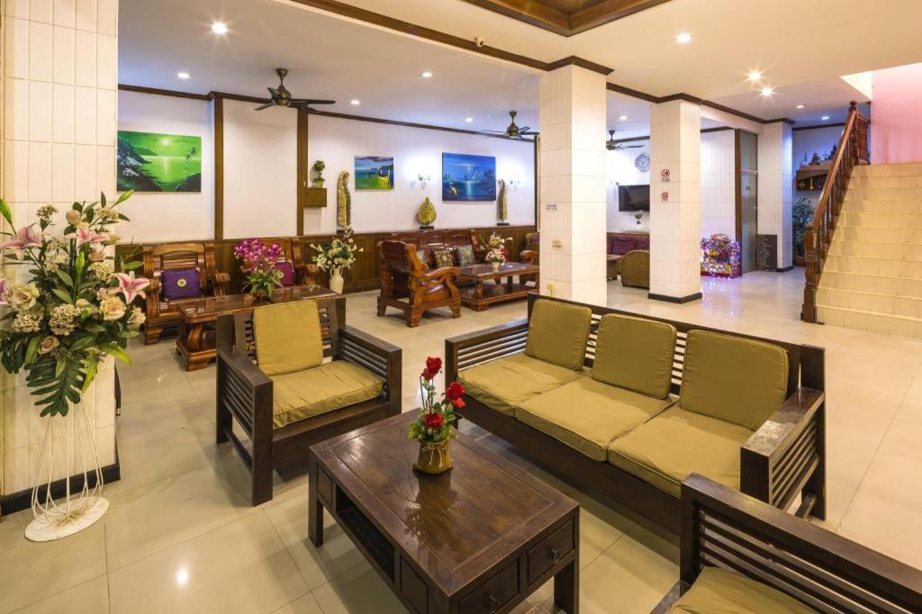 Azure Phuket Hotel Patong Bagian luar foto